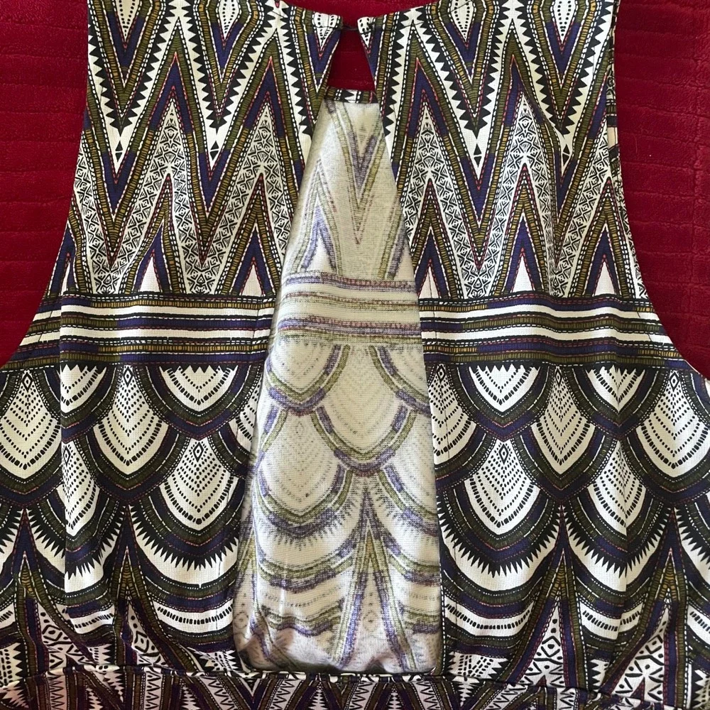 H&M eye catching
